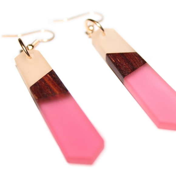 *2 for $15* Pink Wood Resin Drop Earrings - Picture 4 of 5